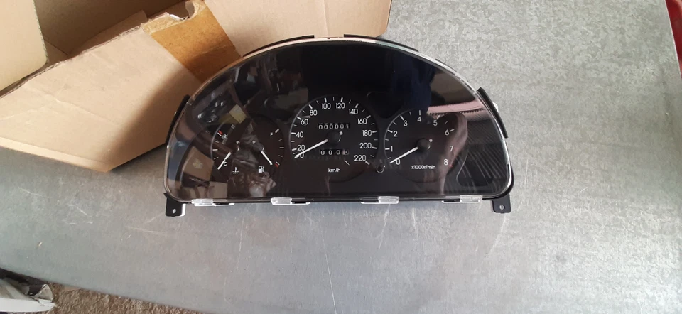 QUADRO STRUMENTI NUOVO CONTAKM DAL 1999 AL 2003 PER DAEWOO LANOS 96275911 - Immagine 1 di 3