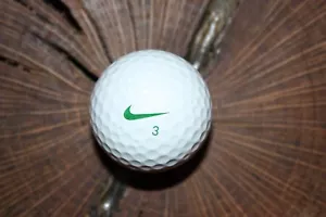 EDICIÓN LIMITADA 20XI X PELOTA DE GOLF NIKE VERDE SWOOSH THE MASTERS ABRIL 2012 - Imagen 1 de 2