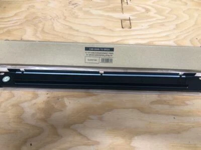 Startech 1U 19" Cable Management Panel with brush Universal p/n CAB-MAN-IU-BRSH - Image 1 of 2