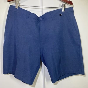 Travis Mathew Golf Men’s Shorts Blue Wrinkle Resistant Size 38 - Picture 1 of 6
