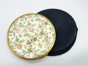 VINTAGE MADE IN ENGLAND FLORAL COMPACT MIRROR CASE BRASS BORDER WITH POUCH - Foto 1 di 7