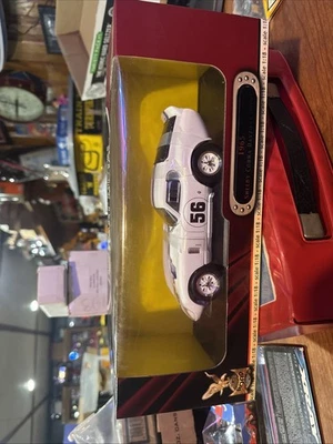 Купе Shelby Daytona 1:18 65 Road Signature от Yatming - Изображение 1 из 4