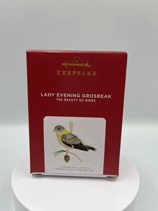 2021 Hallmark Ornament Edizione Limitata Lady Evening Grosbeak La Bellezza degli Uccellini - Foto 1 di 24