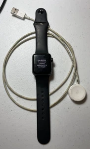 Apple Watch Series 3 38mm Grigio Siderale Alluminio GPS Bundle - Testato e Funzionante! - Foto 1 di 6