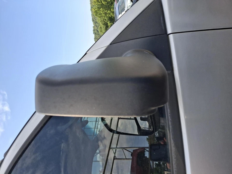 Espejo retrovisor de puerta derecho usado se adapta a: camioneta Chevrolet Express 3500 2011 manual opt DE2 derecha Foto 1 de 4