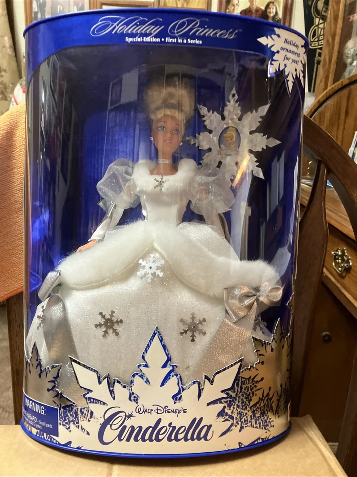 1996 年迪士尼灰姑娘假日公主芭比娃娃美泰 #16090 — 第 1/1 张图片