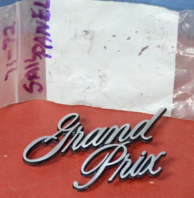 Placa de identificação emblema logotipo GM 9864186 painel vela Pontiac Grand Prix NOS 1971-72 - Imagem 1 de 4