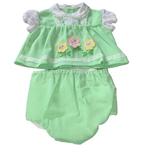 Vintage Green Baby 2pc Outfit set With Ruffles & Flowers 6-9 Months - Picture 1 of 3