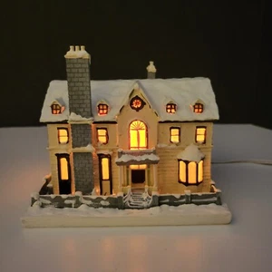 Disney's A Christmas Carol Iluminar Casa Cubierta de Nieve Gran Chimenea Mansión - Imagen 1 de 15