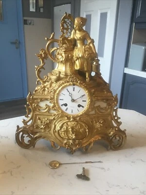 UN HERMOSO RELOJ DE REPISA FRANCÉS ANTIGUO DE LATÓN DORADO. Hry.MARC A PARIS.  Foto 1 de 4