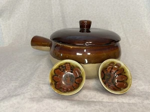 Vintage Stoneware With Handle And Lid Also Includes Two Small Bowls!!! - Picture 1 of 6