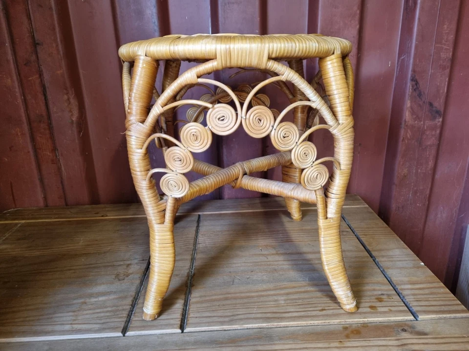 Vintage Round Cane Bamboo Boho Stool Side Table Plant Stand Tiki Retro - Image 1 of 4