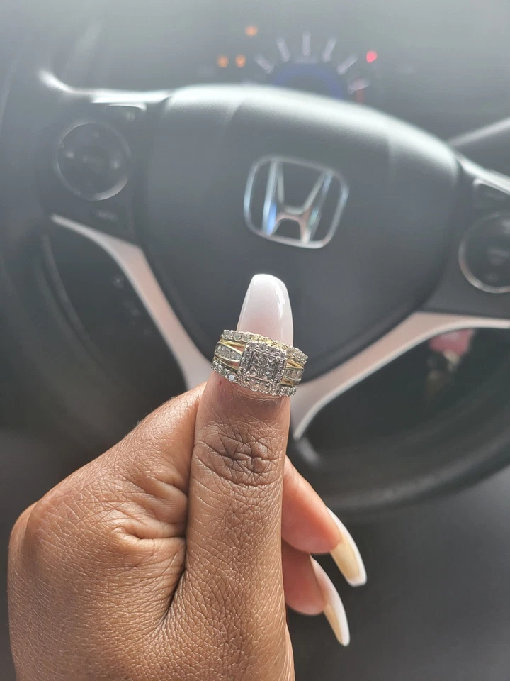 14k gold engagement ring size 8 natural diamond - Image 1 of 1