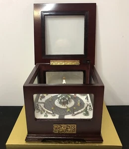 Mr Christmas Music Box Gold Label Collection-Sleigh 6 1/4 x 5 1/4" - Picture 1 of 13