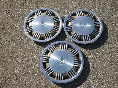 Tapacubos de fábrica 1988 a 1991 Dodge Dynasty Plymouth Acclaim cubiertas de rueda Foto 1 de 4