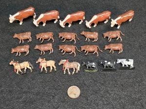 Lotto animali da fattoria in plastica - Ertl Hereford mucche, bovini e cavalli - Foto 1 di 2