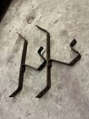 Par de soportes de parachoques delanteros izquierdo derecho para camioneta Jeep J10 J20 Foto 1 de 3