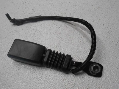 Пряжка ремня безопасности со стороны водителя левая передняя 2011 Cadillac CTS LH - Изображение 1 из 4