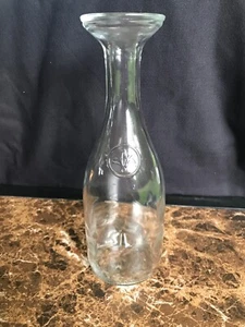 Clear Glass 75cl Decanter Wine Water Tea Flour De Lis Badge 10 1/2” - Picture 1 of 6