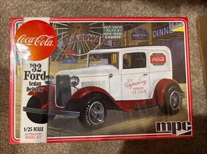MPC 1/25 1932 Ford Sedan Delivery Plastic Model Kit MPC902 - Picture 1 of 1
