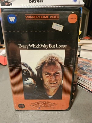 Every Which Way But Loose (VHS, 1980, Warner Clamshell) Clint Eastwood Foto 1 de 4