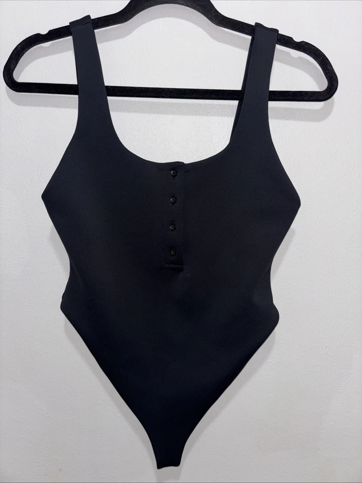 Женский боди на пуговицах Alice + Olivia Classics 1/4 черный размер S - Изображение 1 из 4