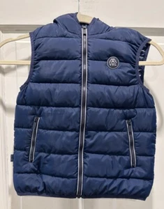 Chaleco acolchado con capucha Mayoral España para niños talla 6 azul marino - Imagen 1 de 4