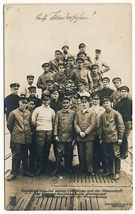 KAPITÄN KÖNIG & Mannschaft an Bord FRACHTTAUCHBOOT "DEUTSCHLAND" * Foto-AK 1910 - Bild 1 von 2
