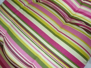 2-3 Sitzbank/Sitzpolster/Kissen modernes Design/Farben Pinks Streifen. Made in UK - Bild 1 von 4
