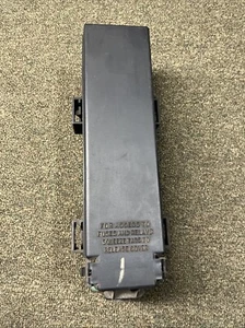 Jeep Cherokee Laredo 99 OEM Fuse Box Relay 4.0 Automatic Transmission - Picture 1 of 5