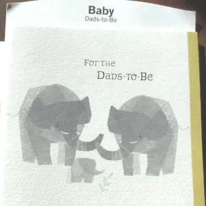 Biglietto Auguri BABY per "2 DADS TO BE" LGBTQ Coppia Punzone 46A - Foto 1 di 3