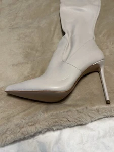 Steve Madden Viktory Thigh High Boots - BRAND NEW!!! - White - Size 7.5 - Picture 1 of 6