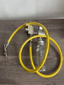 Medizinischer Vakuumregler mit Behälter aus Krankenhaus Auflösung - Bild 1 von 4