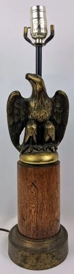 Lâmpada estátua figurativa águia federal americana antiga tom bronze - Imagem 1 de 2