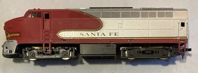 Roco HO Baldwin Shark Nose Powered Santa Fe Diesel Locomotive - Image 1 of 4