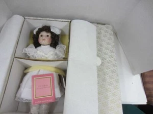 Muñeca de porcelana Franklin Heirloom VICTORIA Littlest Gibson Girl 18 muñeca de porcelana - Imagen 1 de 6
