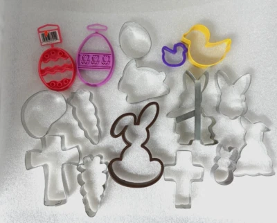 Lote cortador de galletas con temática de Pascua / Primavera / 16 ct / Wilton / huevo de zanahoria de conejo Foto 1 de 3