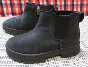 UGG 1143662T Leather Black Ankle Chelsea Boots Zip Size 11 - Picture 1 of 10
