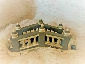 Dept 56 Heritage Village Lions Head Bridge - RARE - Porcelain - Picture 1 of 4