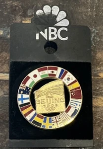 PEKING OLYMPICS NBC STAFF PIN PRESSE MEDIEN FLAGGE DER NATIONEN - Bild 1 von 4