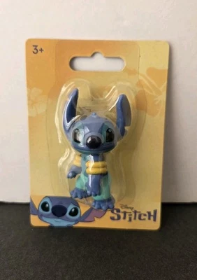 Figura de natación Disney Stitch 2,25" colección 2025 Lilo & Stitch juguete para adorno de pasteles  Foto 1 de 4