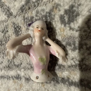 "Media muñeca vintage de porcelana con cojín 2"" mujer victoriana" - Imagen 1 de 13