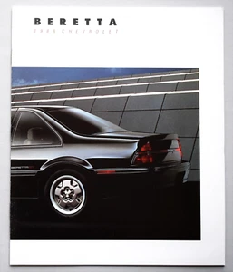 CATÁLOGO FOLLETO DE VENTAS ORIGINAL CHEVROLET BERETTA 1988 ~ 20 PÁGINAS ~ 9" X 11" - Imagen 1 de 9