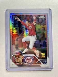 2023 Topps Cromada Joey Meneses Prisma Refractor Tarjeta de Novato - Nacionales #60 RC - Imagen 1 de 2