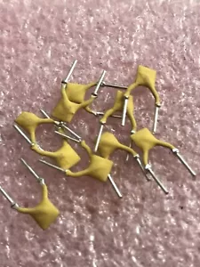 Ceramica fissa dielettrica 2222-630-19102 1000PF,100V,10% BCE Sud 10 pezzi £2,50 H961 - Foto 1 di 1