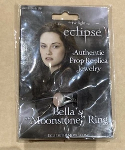 The Twilight Saga - New Moon - Bella’s “Moonstone” Ring - Authentic Prop Replica - Picture 1 of 3