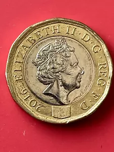 Great Britain 2016 1 Pound Bi-Metal Queen Elizabeth II - Picture 1 of 2