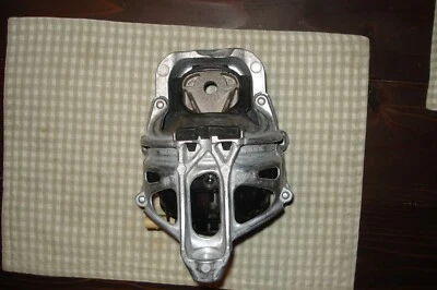 Genuine OEM Audi Q7 3.0T Right Passenger Side Engine Mount 2017 2018 2019, NEW!! - Image 1 of 4