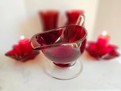 WILLIAMS SONOMA-Style Rubí Rojo Patas Aspecto Vintage Salsa Barco y Artículos de Decoración GRATIS Foto 1 de 4