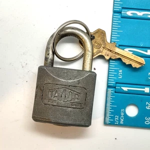 Vintage Taylor Vorhängeschloss mit Original Schlüssel Locksport - Bild 1 von 2